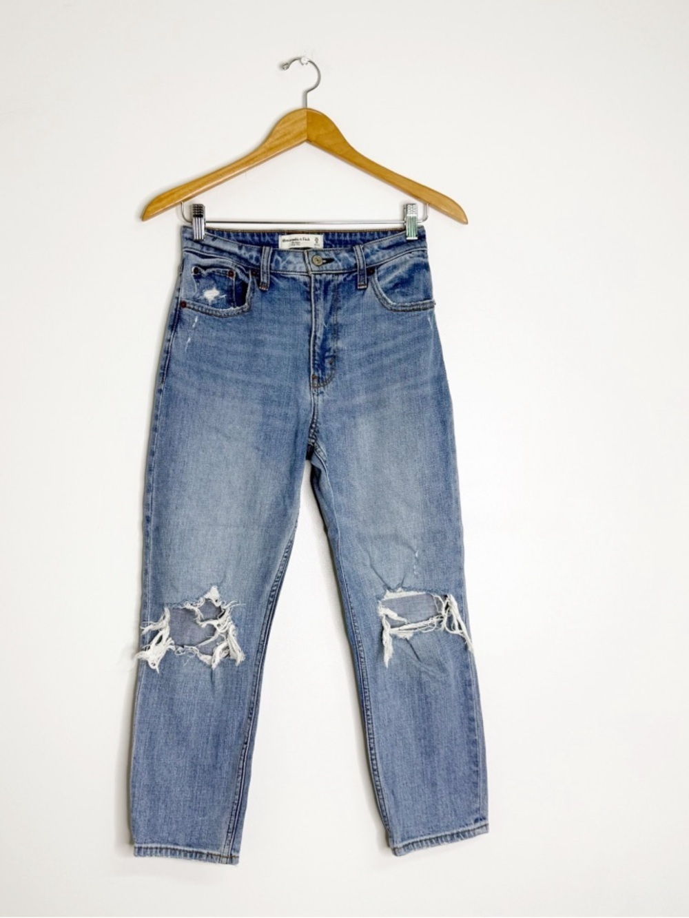 Abercrombie & Fitch Mom Jeans Curve Love Size 25S 0 Short Distressed Knee